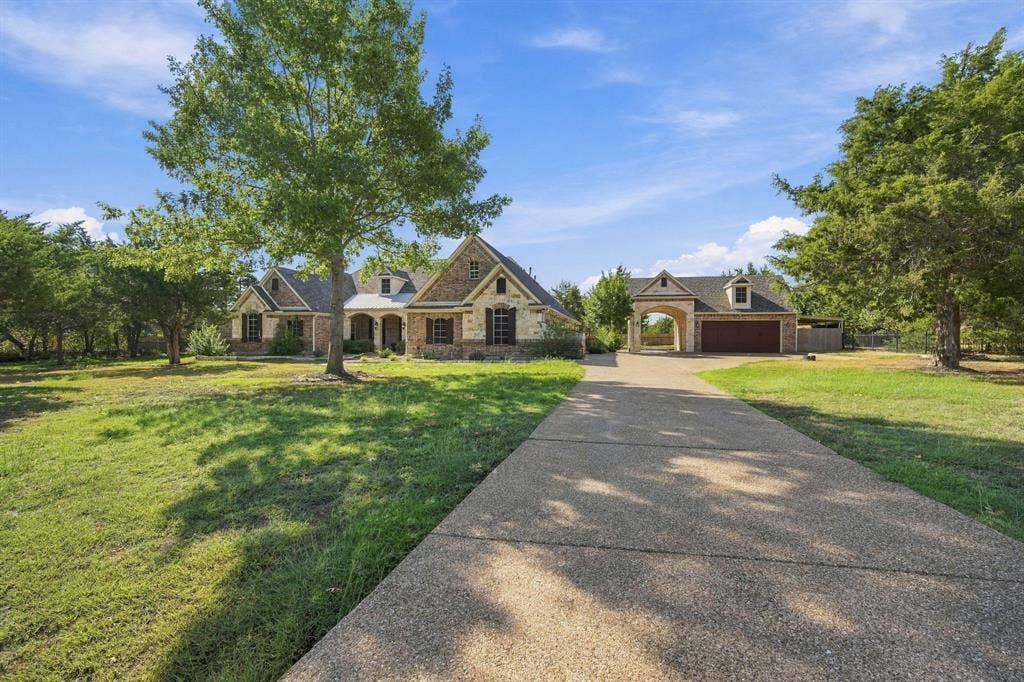4050 Wisteria Trail, Midlothian, TX 76065 4050 Wisteria Trail, Midlothian, TX 76065