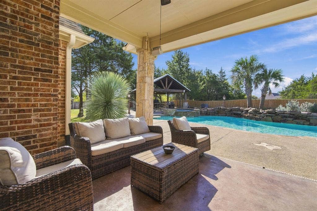 4050 Wisteria Trail, Midlothian, TX 76065 4050 Wisteria Trail, Midlothian, TX 76065