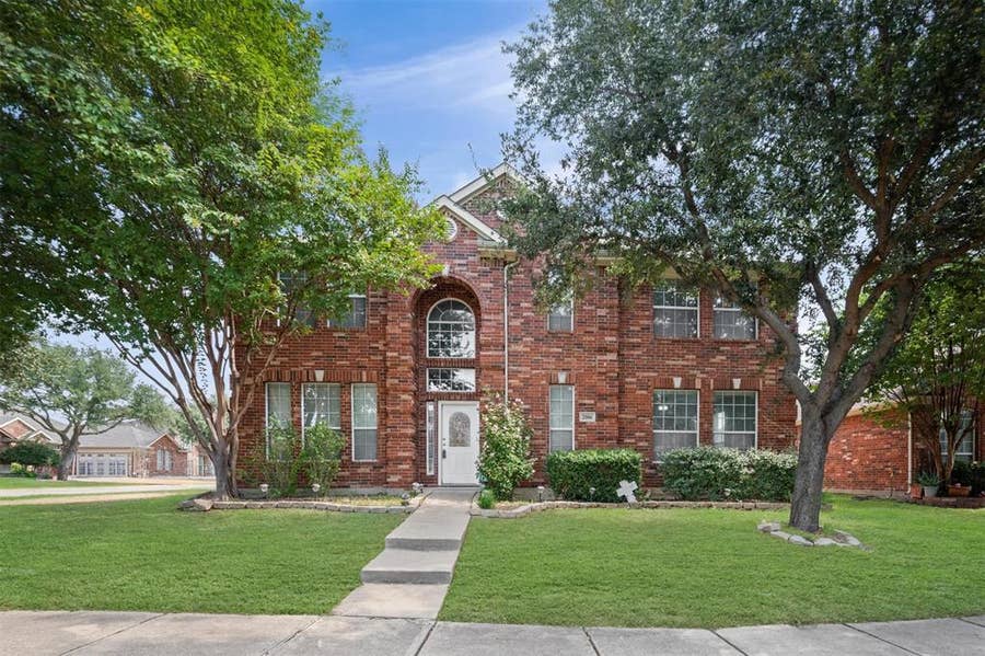 Property photo for 2006 Trickling Creek Drive, Garland, TX