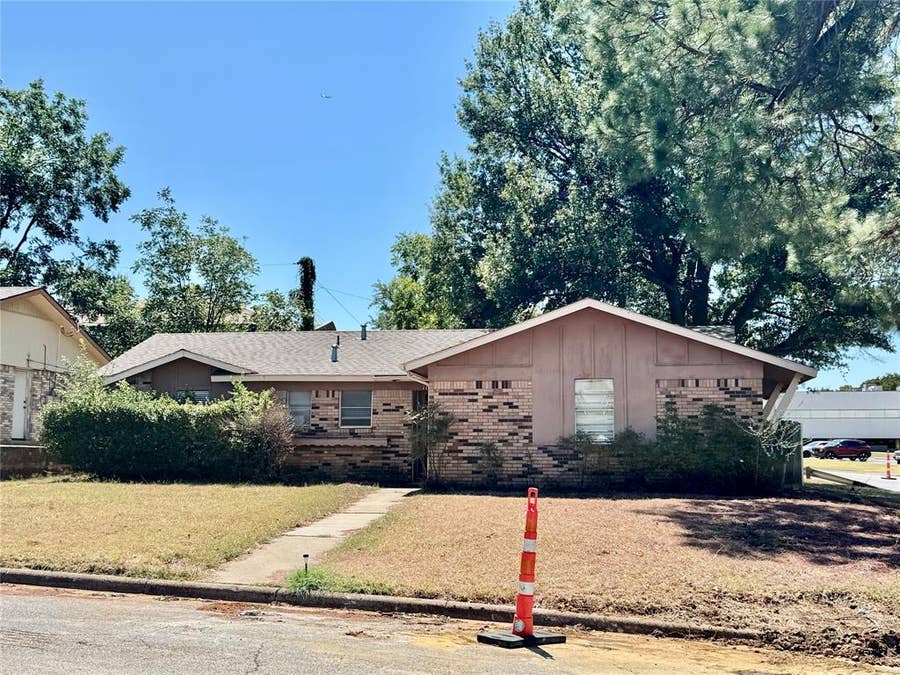 Property photo for 1114 Paula Drive, Arlington, TX