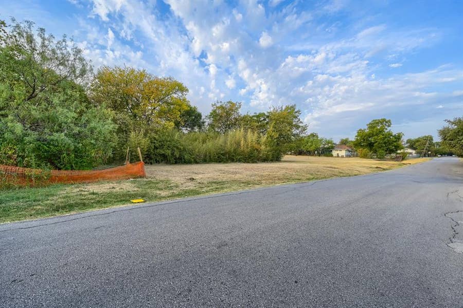 Property photo for 5218 Fitchburg Street, Dallas, TX