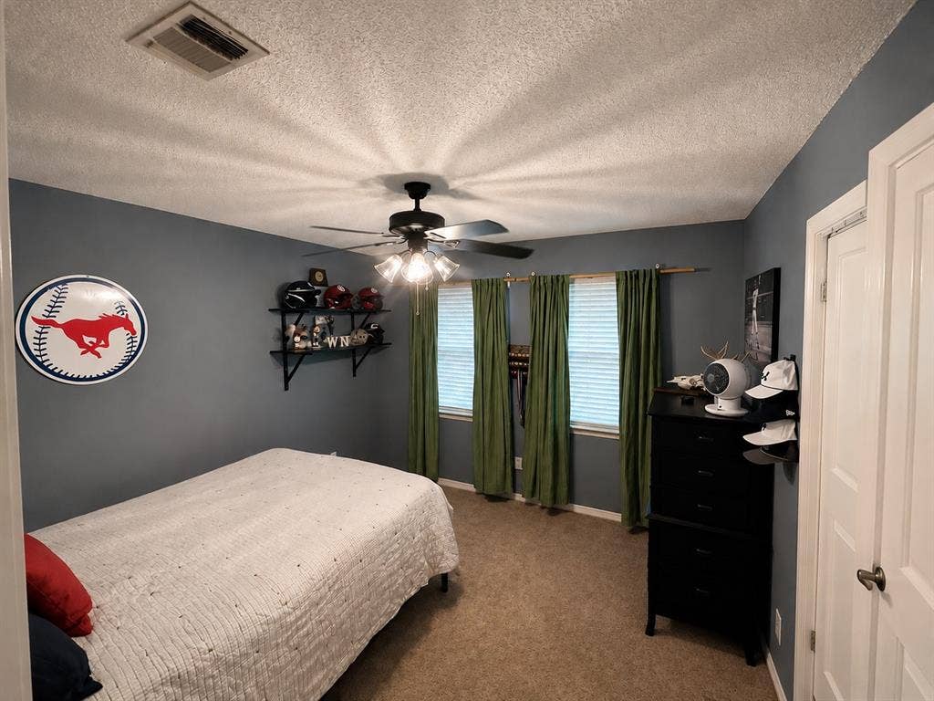 2858 Cresthaven Drive, Grapevine, TX 76051 2858 Cresthaven Drive, Grapevine, TX 76051