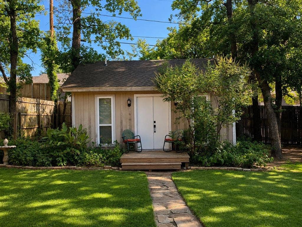 2858 Cresthaven Drive, Grapevine, TX 76051 2858 Cresthaven Drive, Grapevine, TX 76051