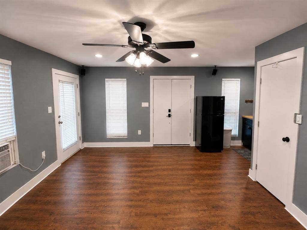 2858 Cresthaven Drive, Grapevine, TX 76051 2858 Cresthaven Drive, Grapevine, TX 76051