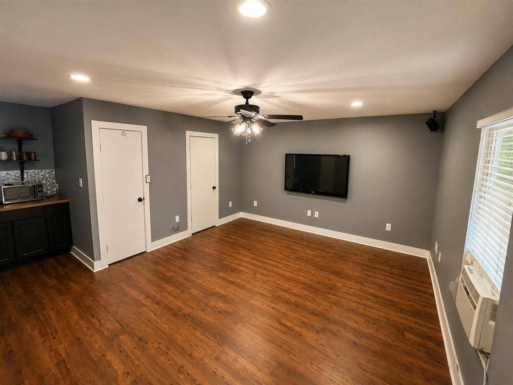 2858 Cresthaven Drive, Grapevine, TX 76051 2858 Cresthaven Drive, Grapevine, TX 76051