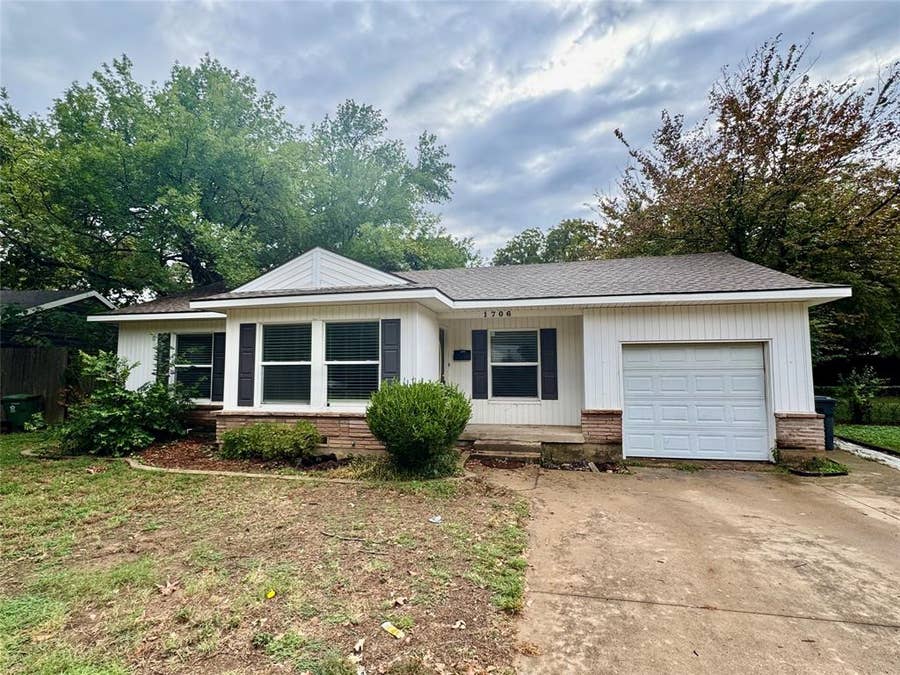 Property photo for 1706 Stewart Drive, Arlington, TX
