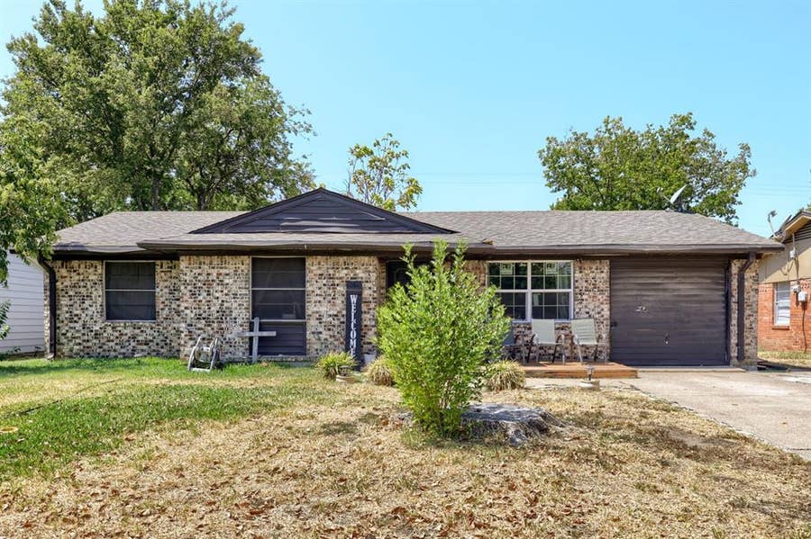Property photo for 2305 Arcady Lane, Lancaster, TX