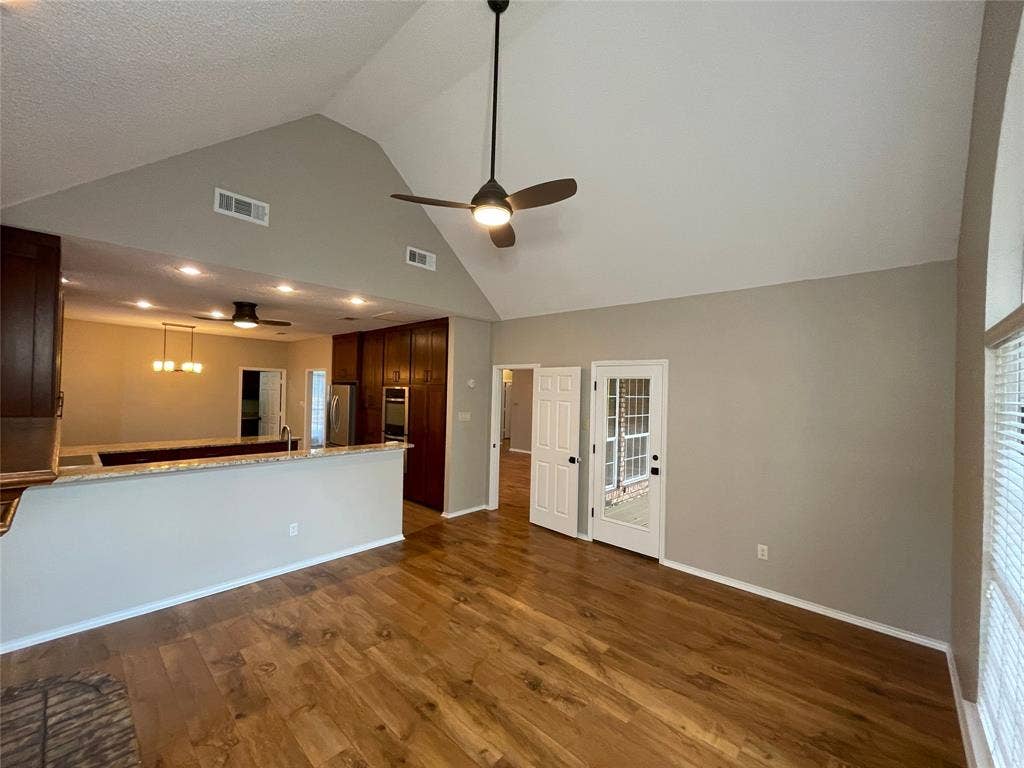 1818 Haydenbend Circle, Grapevine, TX 76051 1818 Haydenbend Circle, Grapevine, TX 76051