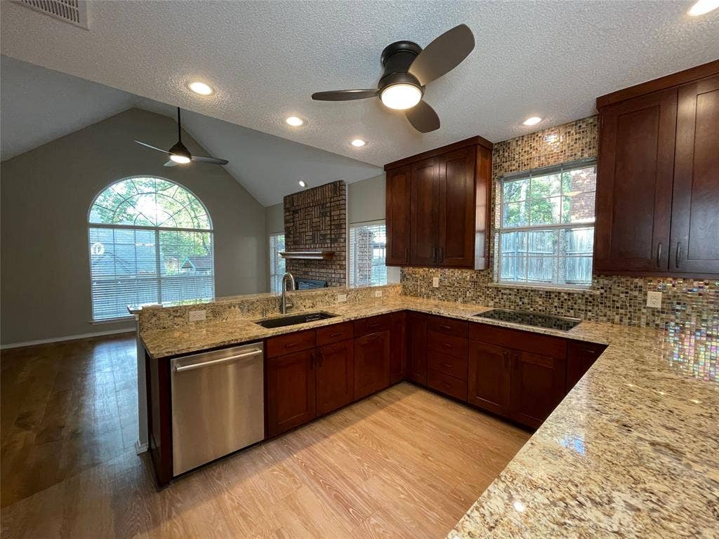 1818 Haydenbend Circle, Grapevine, TX 76051 1818 Haydenbend Circle, Grapevine, TX 76051