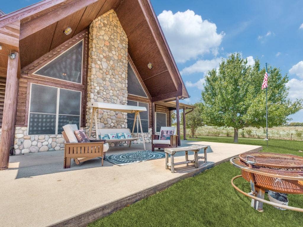 1240 Union Hill Road, Ennis, TX 75119 1240 Union Hill Road, Ennis, TX 75119
