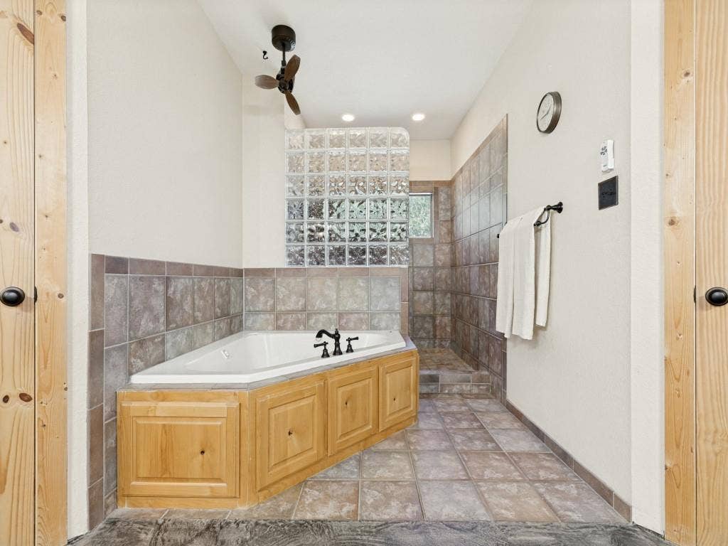 1240 Union Hill Road, Ennis, TX 75119 1240 Union Hill Road, Ennis, TX 75119