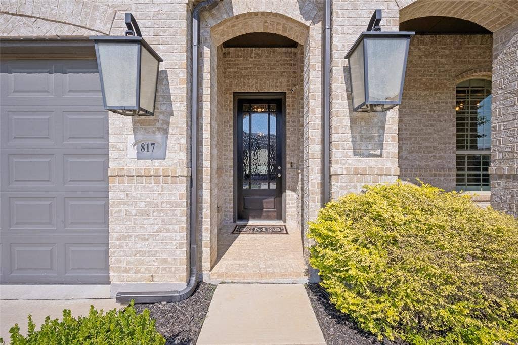 817 Nuthatch Court, Argyle, TX 76226