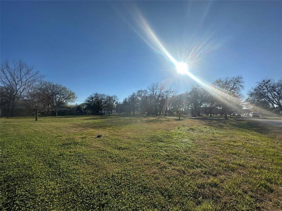 Property photo for TBD E Freeman Street, Ennis, TX