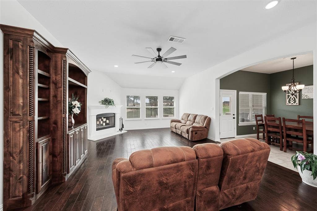 1268 County Road 4797, Springtown, TX 76082 1268 County Road 4797, Springtown, TX 76082