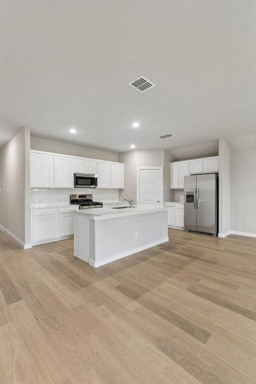 15121 Ram Rock Drive, Aledo, TX 76008 Kitchen in the Emmy II home plan by Trophy Signature Homes - REPRESENTATIVE PHOTO
