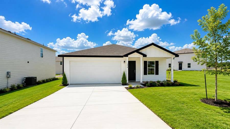 Property photo for 314 Azalea Trail, Granbury, TX