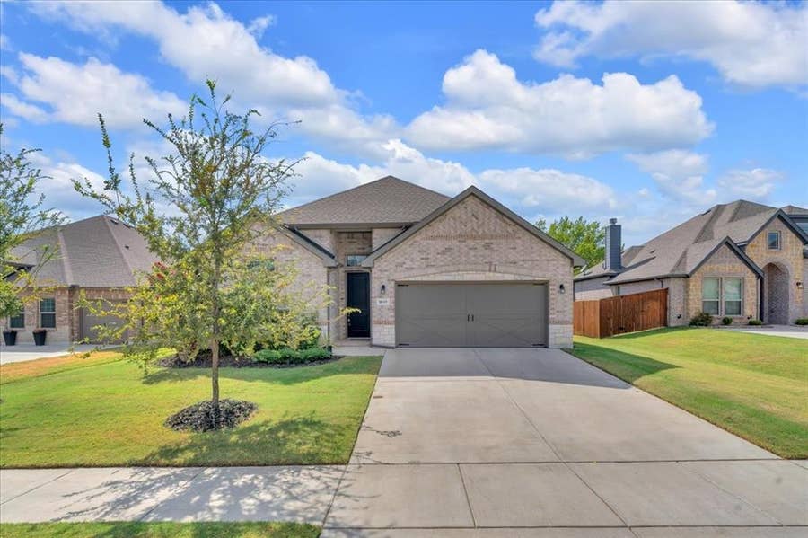 Property photo for 1017 Fairhaven Drive, Midlothian, TX