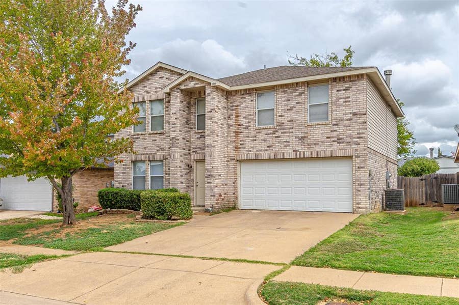 Property photo for 8749 Hunters Trail, Fort Worth, TX