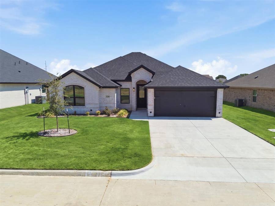 Property photo for 1130 Wild Rose Drive, Tolar, TX