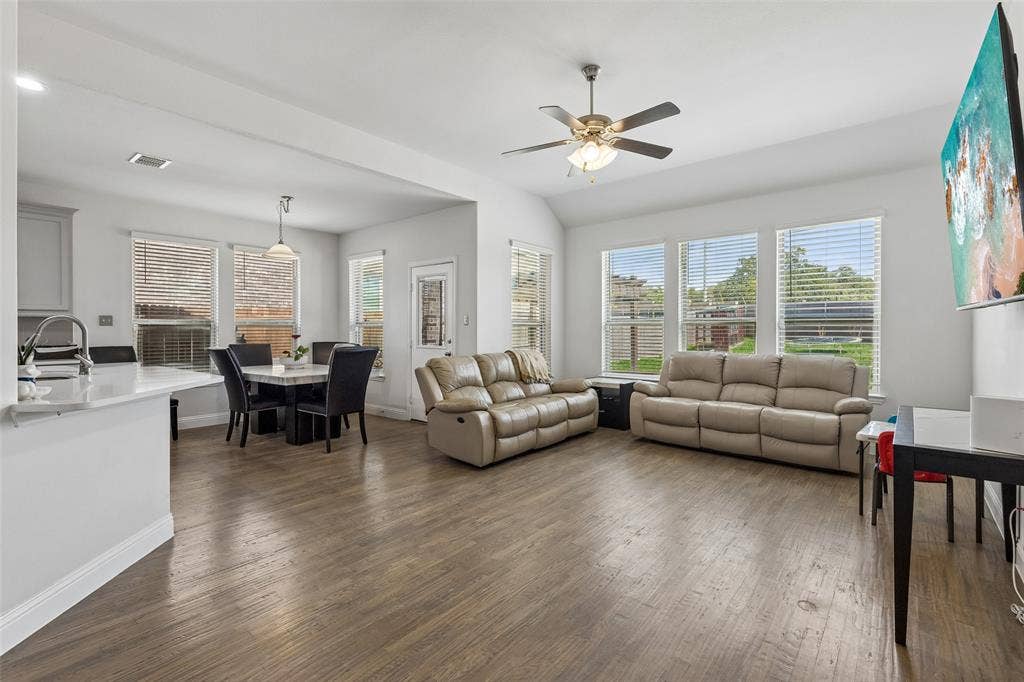 1304 Mountain View Lane, Kennedale, TX 76060 1304 Mountain View Lane, Kennedale, TX 76060