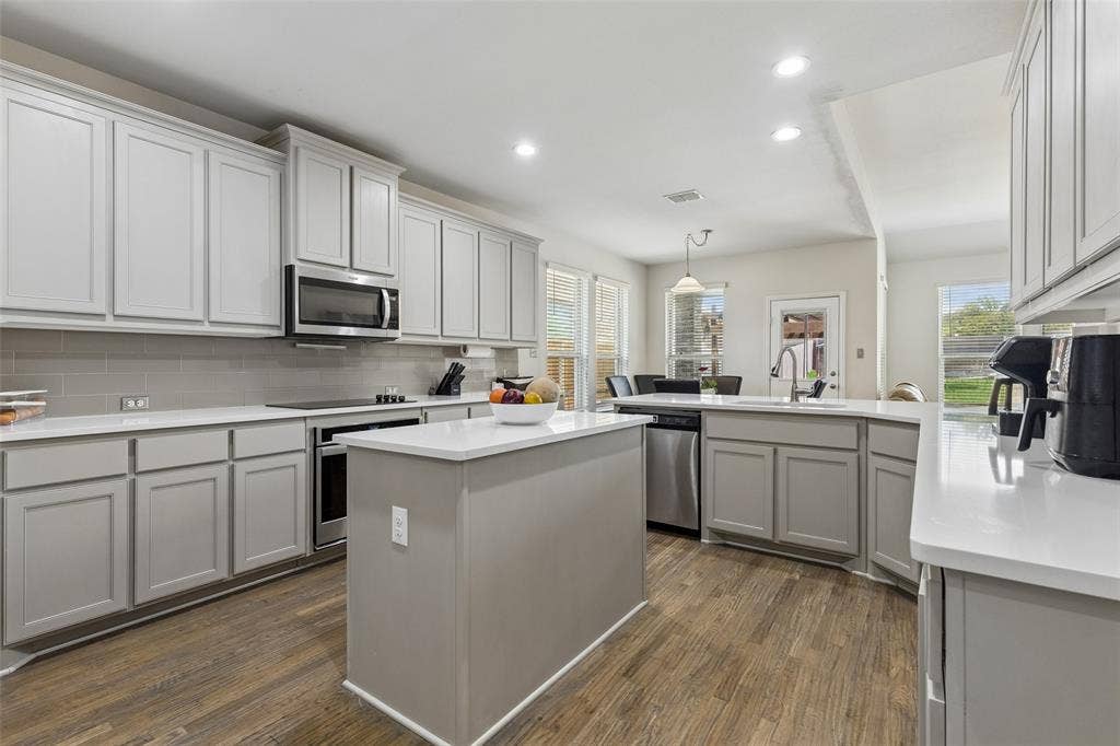 1304 Mountain View Lane, Kennedale, TX 76060 1304 Mountain View Lane, Kennedale, TX 76060