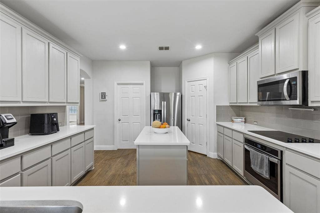 1304 Mountain View Lane, Kennedale, TX 76060 1304 Mountain View Lane, Kennedale, TX 76060