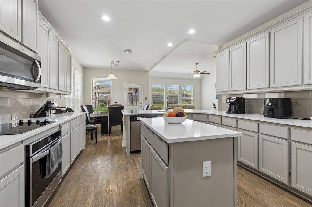 1304 Mountain View Lane, Kennedale, TX 76060 1304 Mountain View Lane, Kennedale, TX 76060