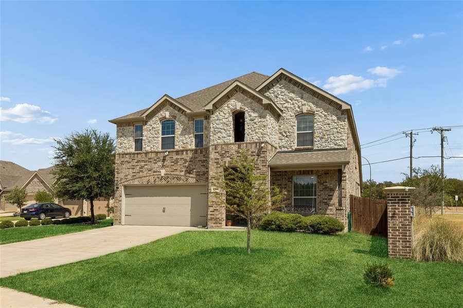 Property photo for 1304 Mountain View Lane, Kennedale, TX