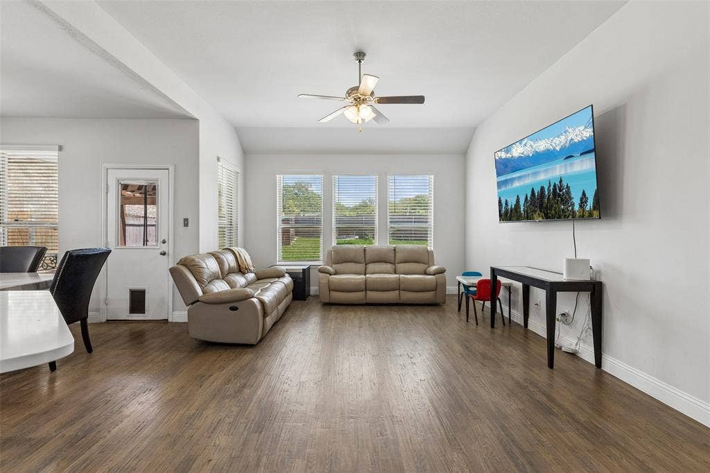 1304 Mountain View Lane, Kennedale, TX 76060 1304 Mountain View Lane, Kennedale, TX 76060