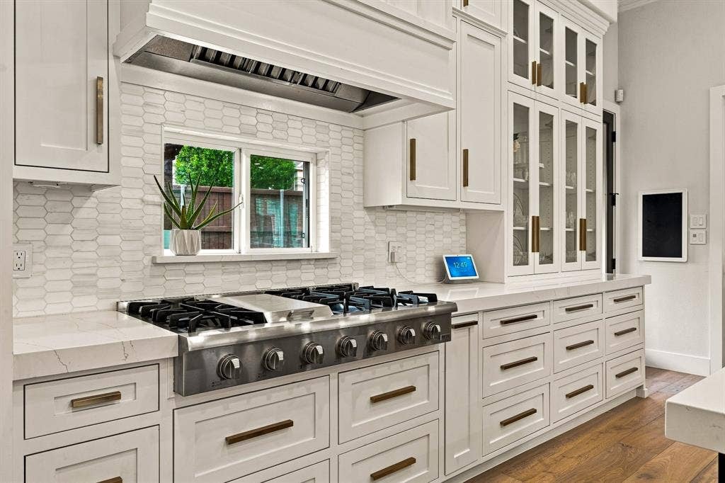 5941 Tiburon Drive, Plano, TX 75093 5941 Tiburon Drive, Plano, TX 75093