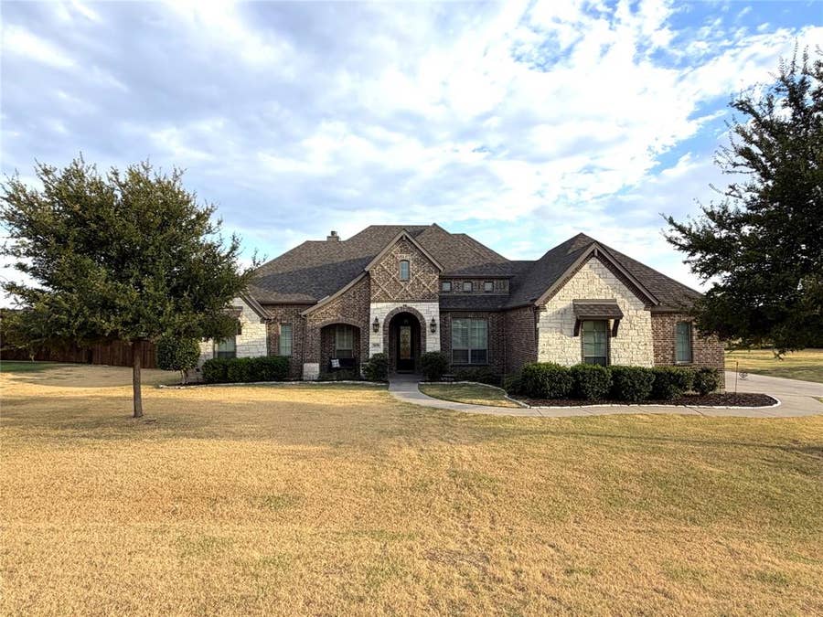 Property photo for 2650 Shale Street, Midlothian, TX