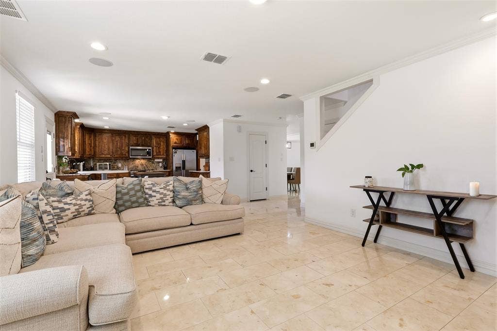 2119 Edgewood Drive, Grand Prairie, TX 75052 2119 Edgewood Drive, Grand Prairie, TX 75052