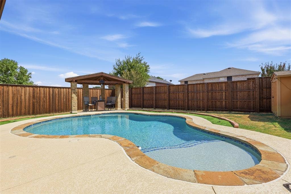 2119 Edgewood Drive, Grand Prairie, TX 75052 2119 Edgewood Drive, Grand Prairie, TX 75052