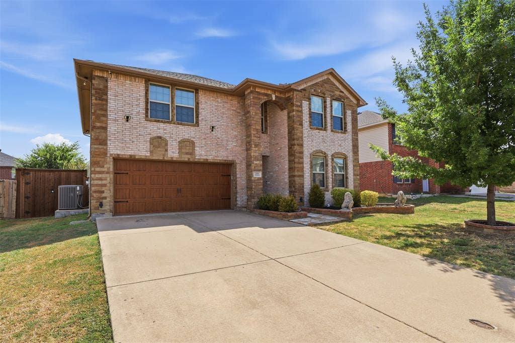 2119 Edgewood Drive, Grand Prairie, TX 75052 2119 Edgewood Drive, Grand Prairie, TX 75052
