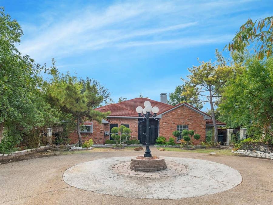Property photo for 3024 Encino Drive, Dallas, TX