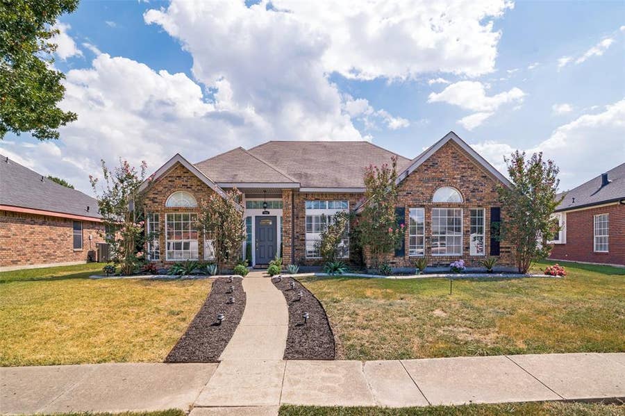 Property photo for 7914 Coastway Drive, Rowlett, TX
