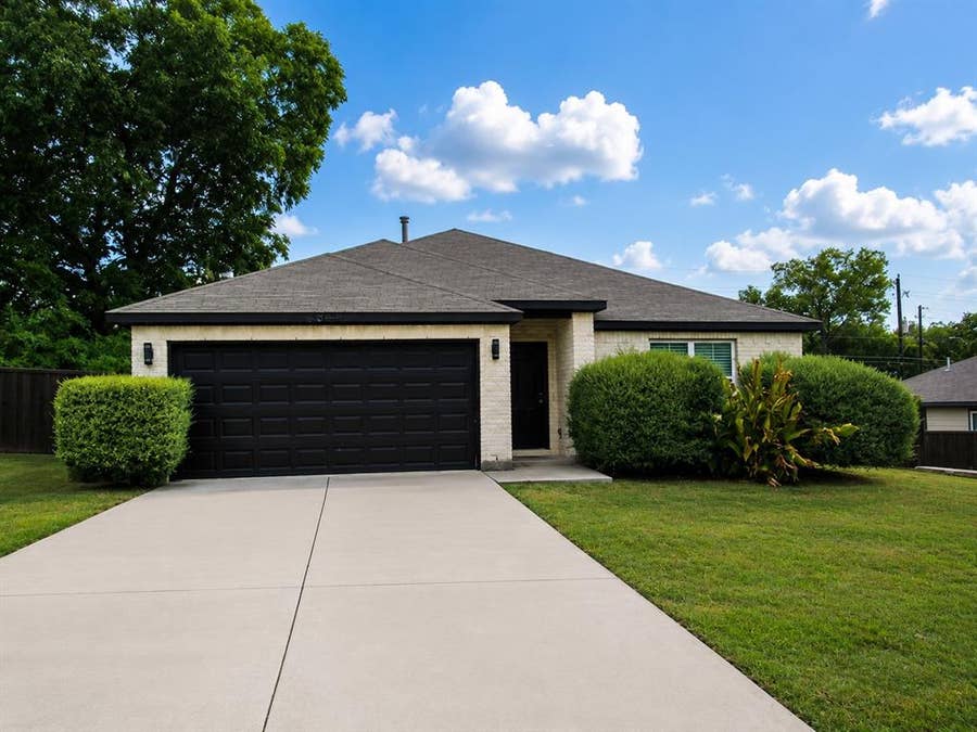 Property photo for 5549 Bluffman Drive, Dallas, TX
