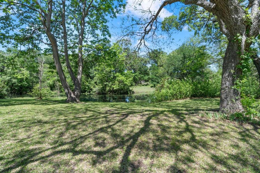 Property photo for 3231 Plainview Road, Midlothian, TX