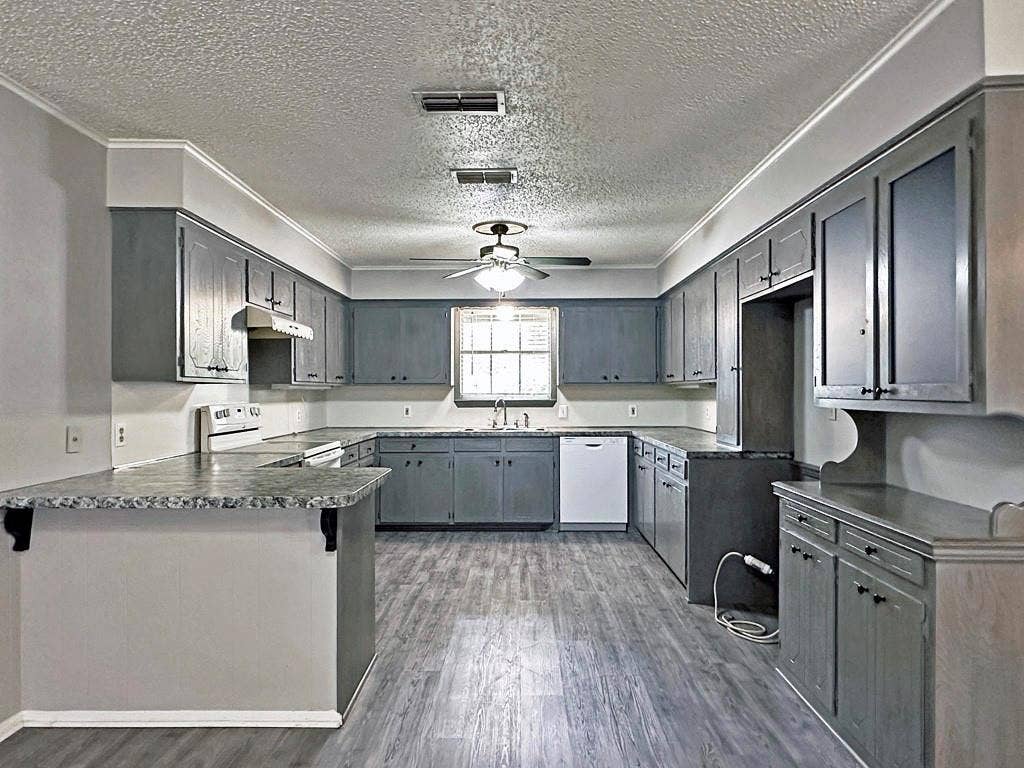 806 Humphrey Street, Athens, TX 75751 806 Humphrey Street, Athens, TX 75751