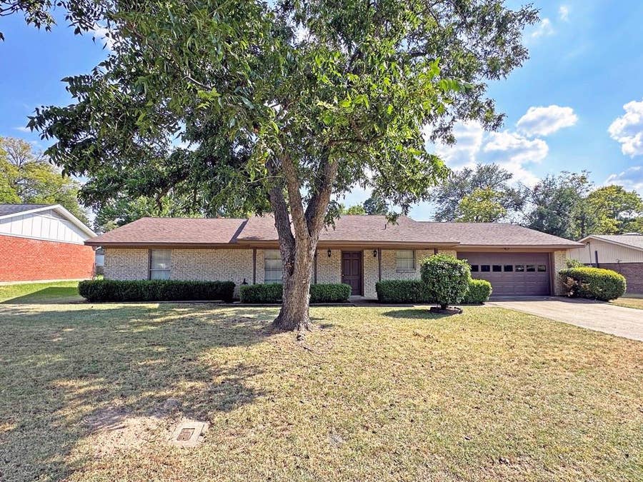 Property photo for 806 Humphrey Street, Athens, TX