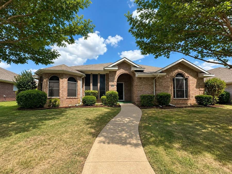 Property photo for 827 Cornell Lane, Allen, TX
