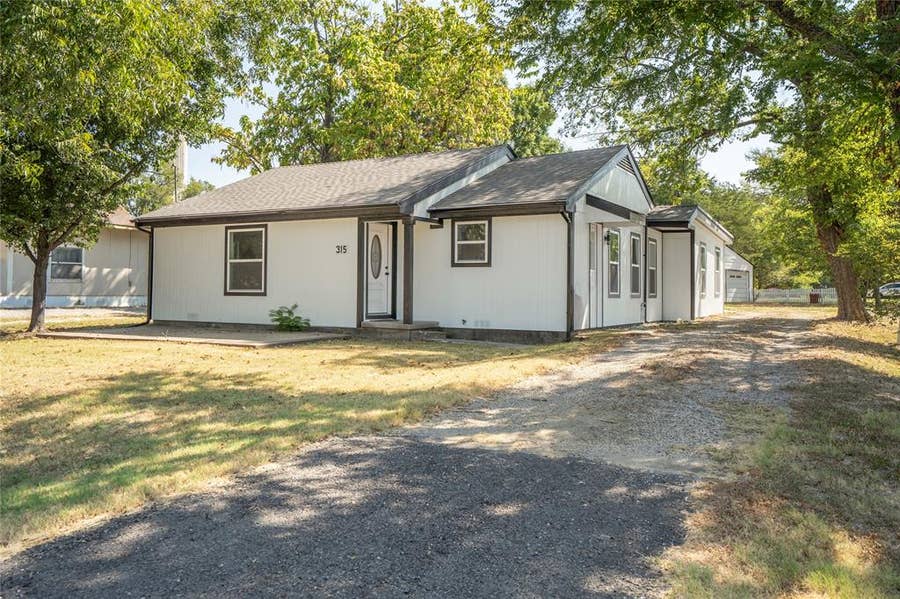 Property photo for 315 S Business Highway 78, Blue Ridge, TX