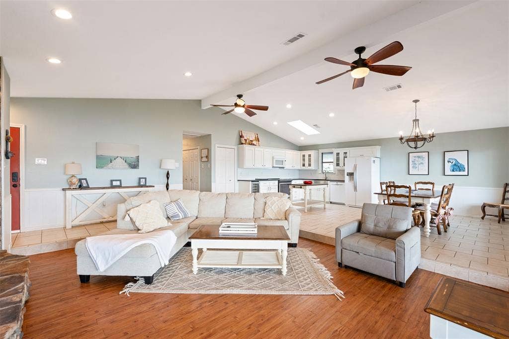 124 Harbor Drive, Gun Barrel City, TX 75156 124 Harbor Drive, Gun Barrel City, TX 75156