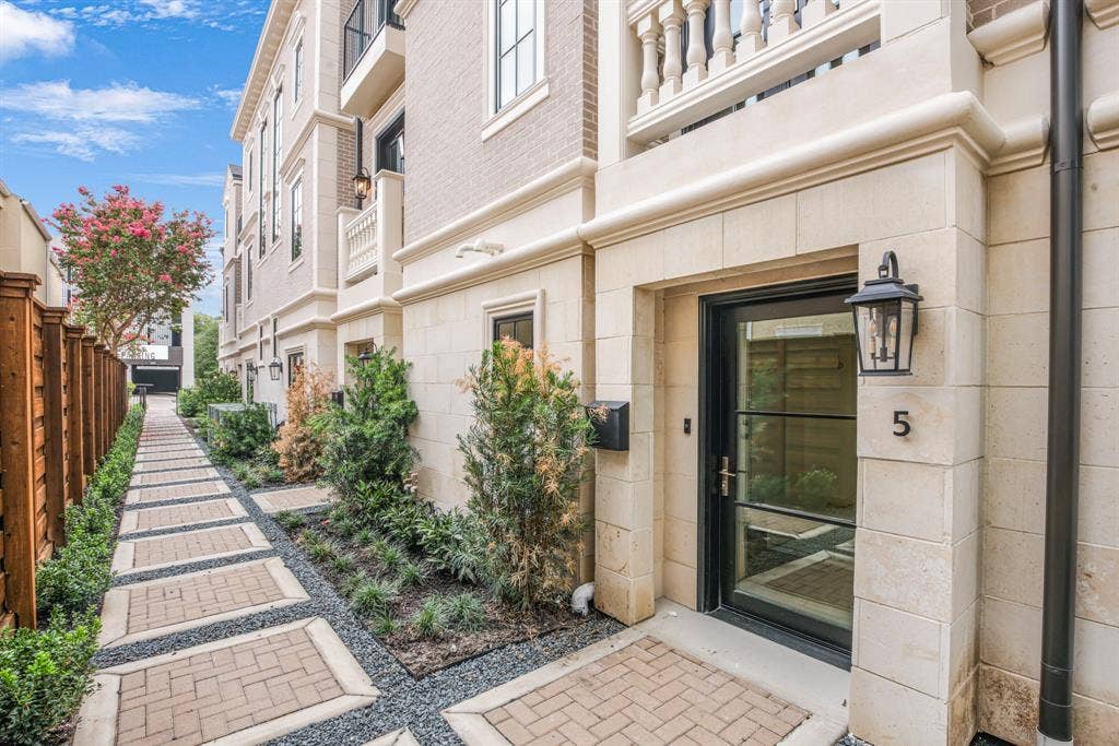 3428 Daniel Avenue, #5, University Park, TX 75205 3428 Daniel Avenue, #5, University Park, TX 75205