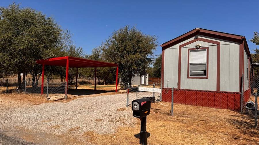 Property photo for 2804 Cedarhill Street, Granbury, TX