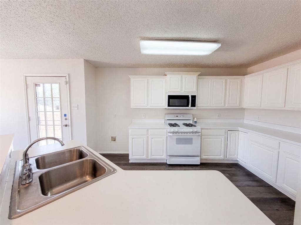 213 Cozy Lane, Cedar Hill, TX 75104 213 Cozy Lane, Cedar Hill, TX 75104