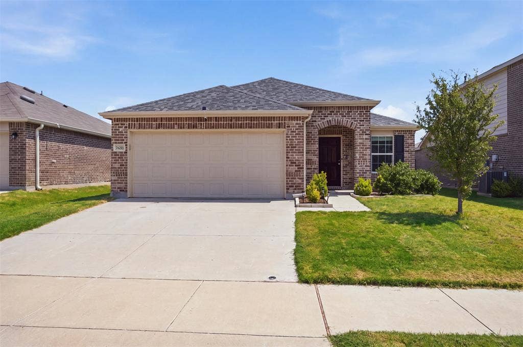 16028 Crews Avenue, Haslet, TX 76052