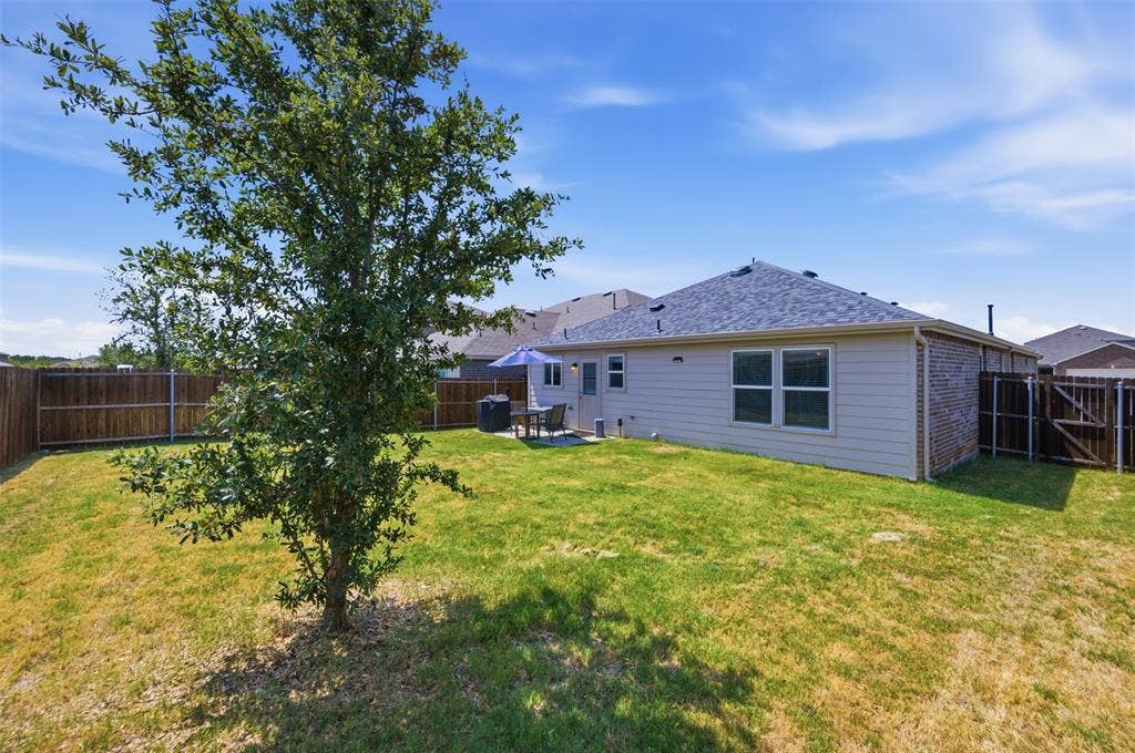 16028 Crews Avenue, Haslet, TX 76052