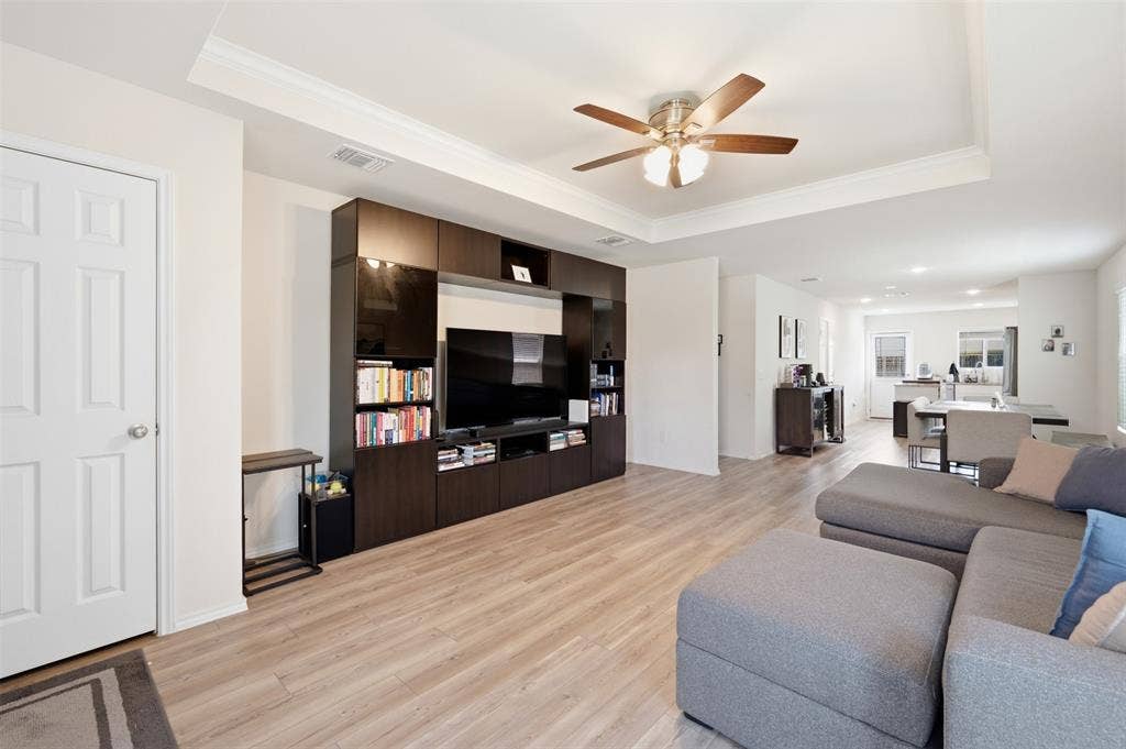 16028 Crews Avenue, Haslet, TX 76052