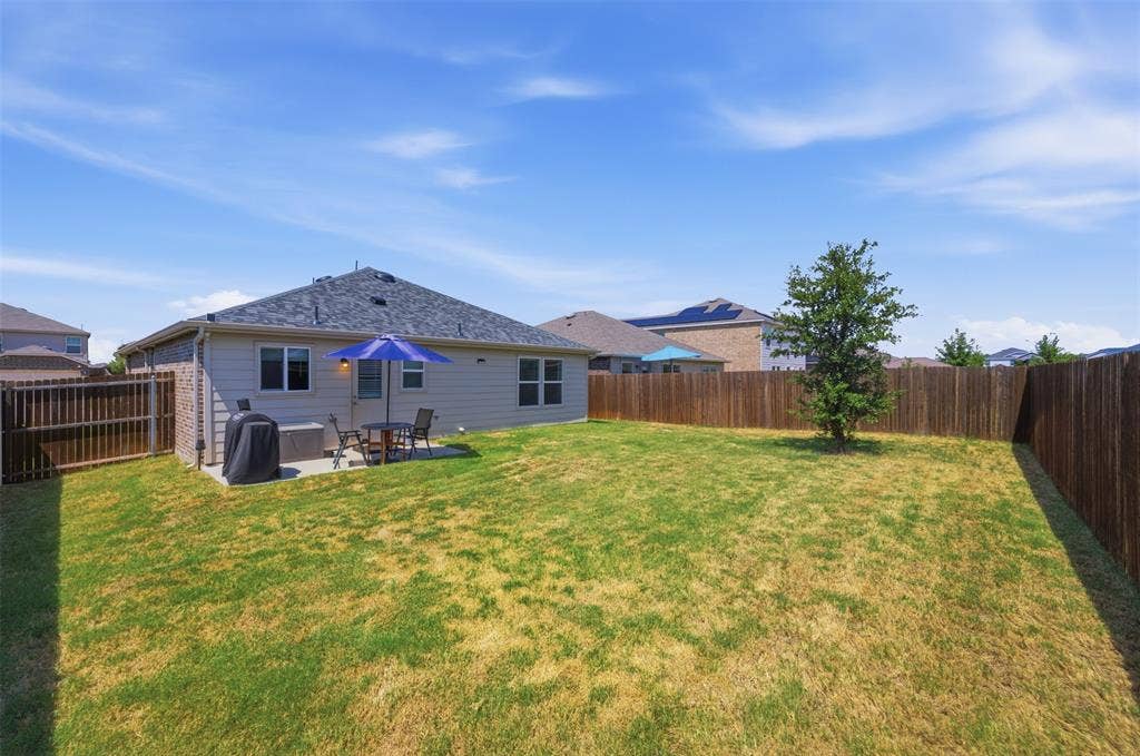 16028 Crews Avenue, Haslet, TX 76052